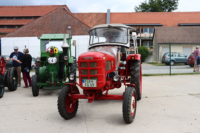 Oldtimertraktoren bei der Firma Moddemann Oldtimertraktoren bei der Firma Moddemann